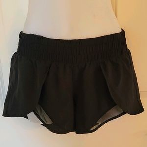 Lululemon Athletica Lightweight Shorts - 4